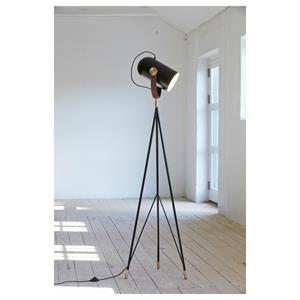 360 Carronade standerlampe fra  Le Klint